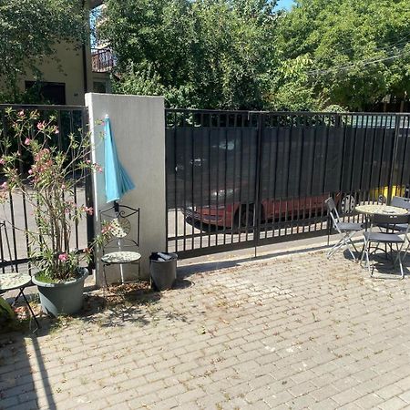 Lovely Apartment In Villa In Bucureşti Ngoại thất bức ảnh